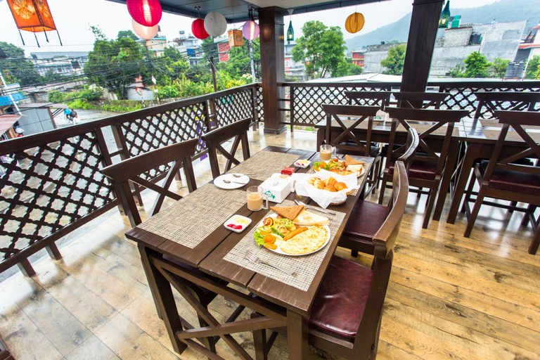 Food & Drinks 4, Hotel Beijing Lu, Gandaki