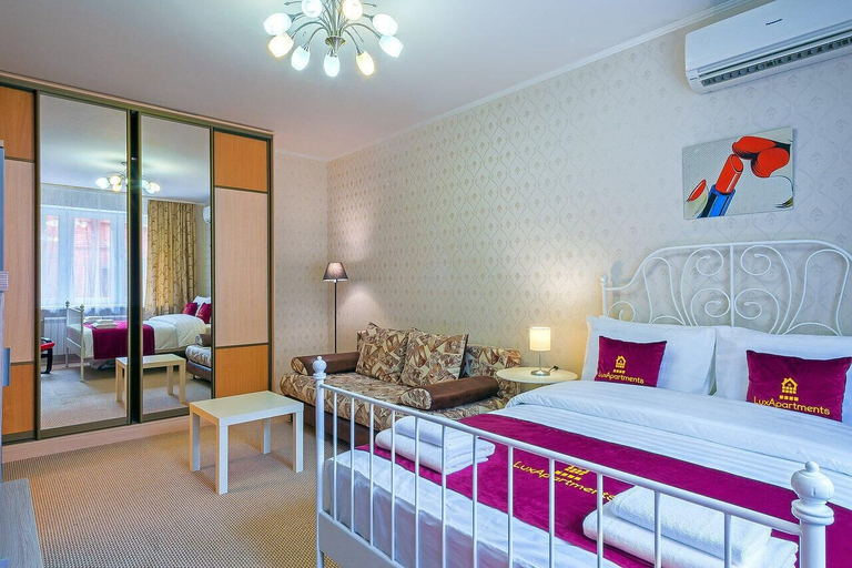 Bedroom 5, Lux Apartments metro Park Kultury, Western