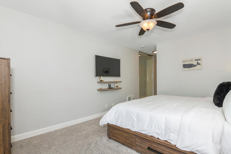 Bedroom 2, Surfside Life, San Diego
