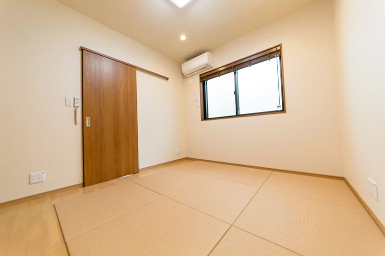 Bedroom 3, Backyard Fox, Kyoto
