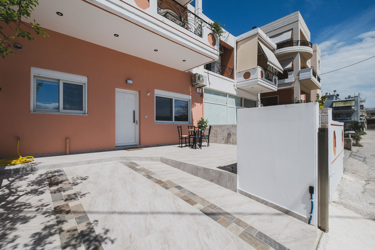 Exterior & Views 2, Spacious & New fully equipped Home with Parking, Crete