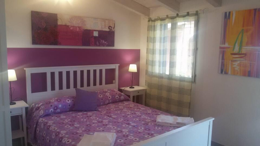 Bedroom 4, Sole e Sale b&b, Cagliari