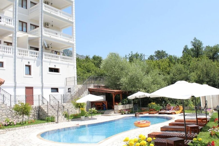 Sport & Beauty 4, Villa Oasis with swimming pool