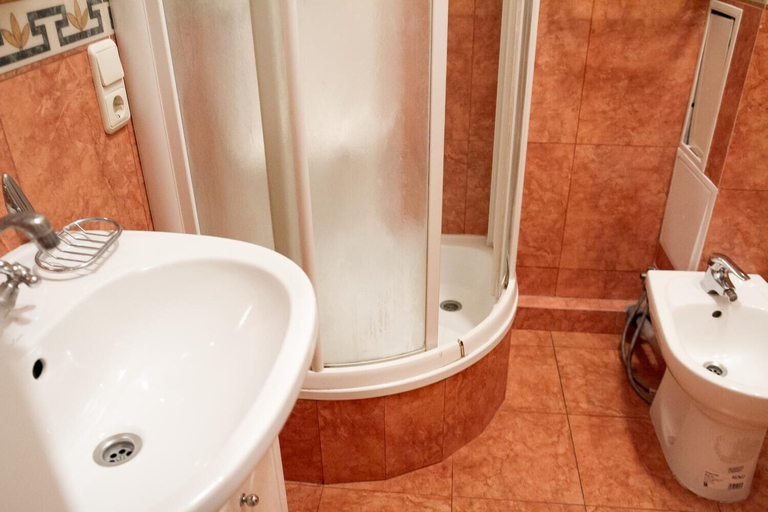 Bathroom 5, Apartment on Lvivska square, Shevchenkivs'kyi