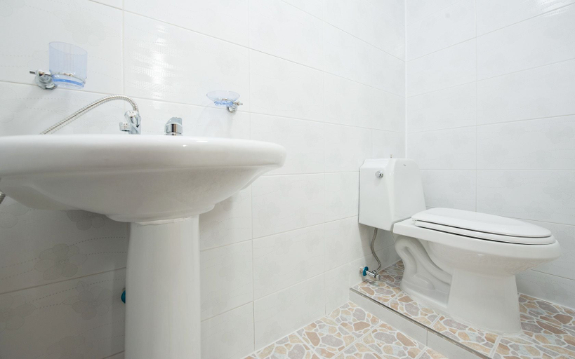 Bathroom 4, Sunrise Yeodaji Pension, Jangheung