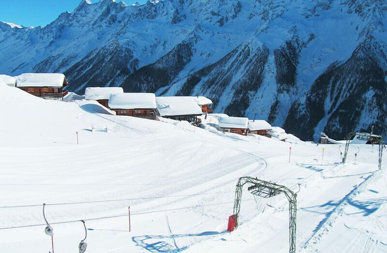Others 4, Swiss Chalet, West Raron