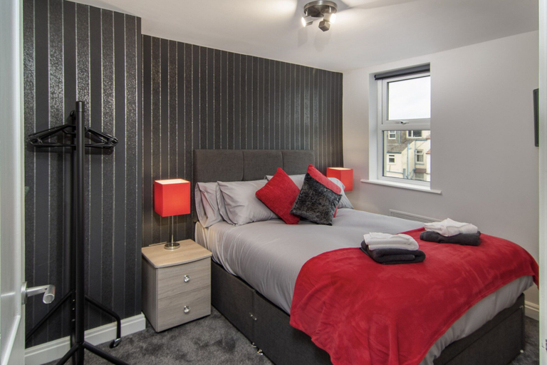 Bedroom 3, 2 Bedrooms Sleeps 6 Near Top Blackpool Attractions, Blackpool