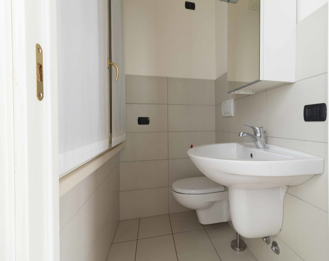 Bathroom, Appartamento Innominato, Lecco