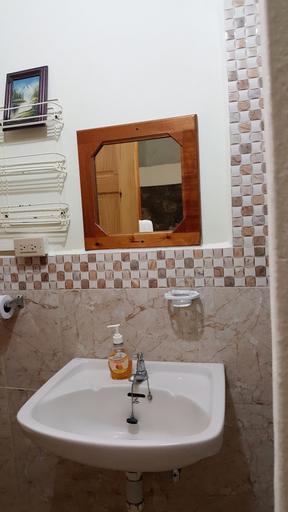 Bathroom 3, Greenhaven Cottage B&B