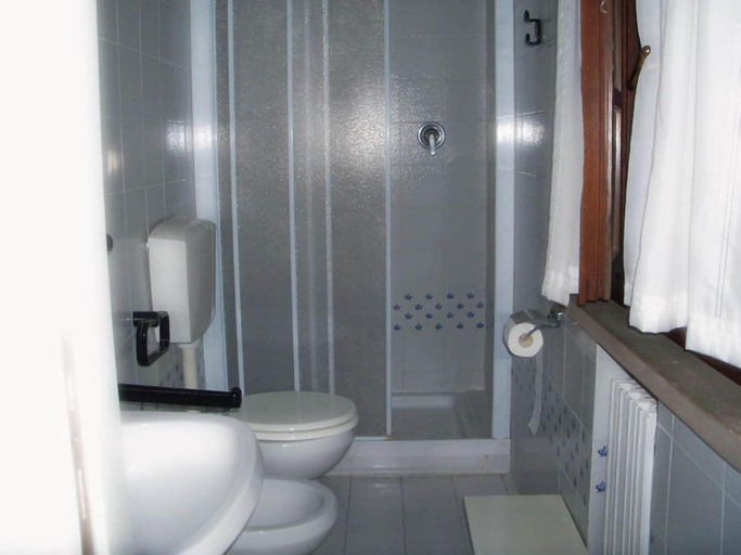 Bathroom, Podere Castagno, Pisa