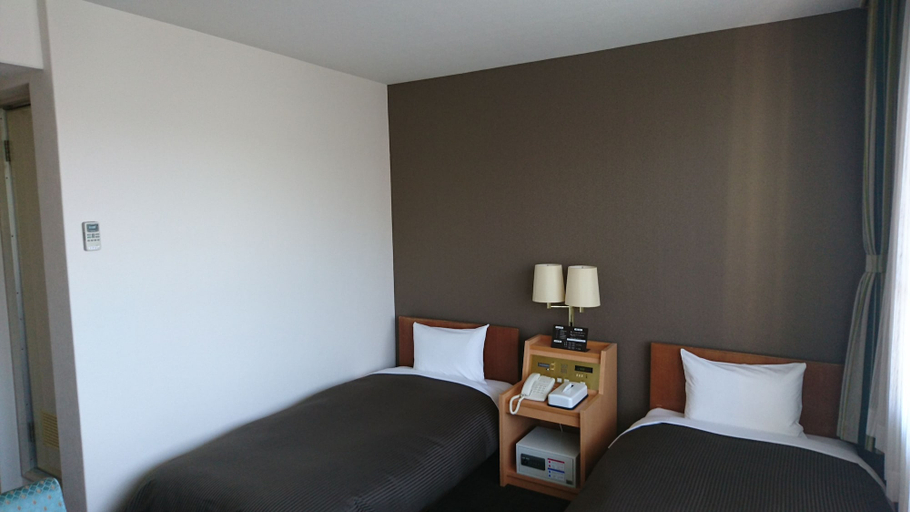 Bedroom 2, Hotel Axia Kushikino, Ichikikushikino