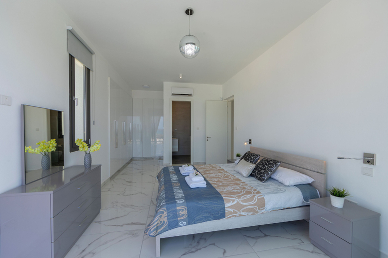 Bedroom 3, Villa Andromeda Sea Caves