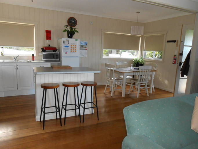 Others 5, Charm on Douglas, Glamorgan-Spring Bay