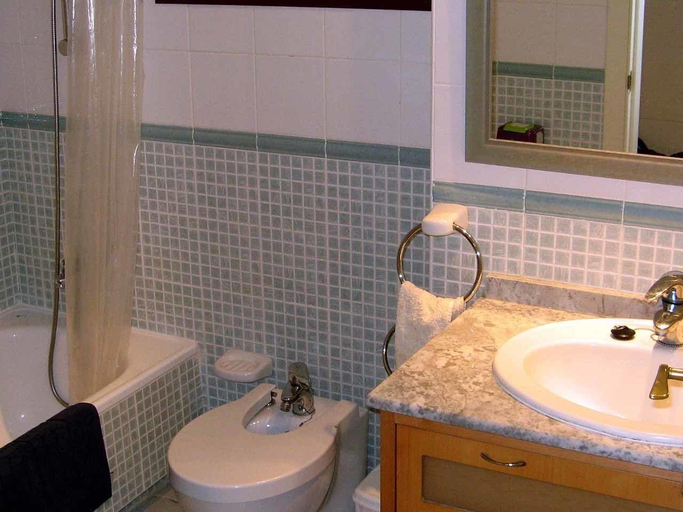 Bathroom, Apartamento Jardines I4-0a, Almería