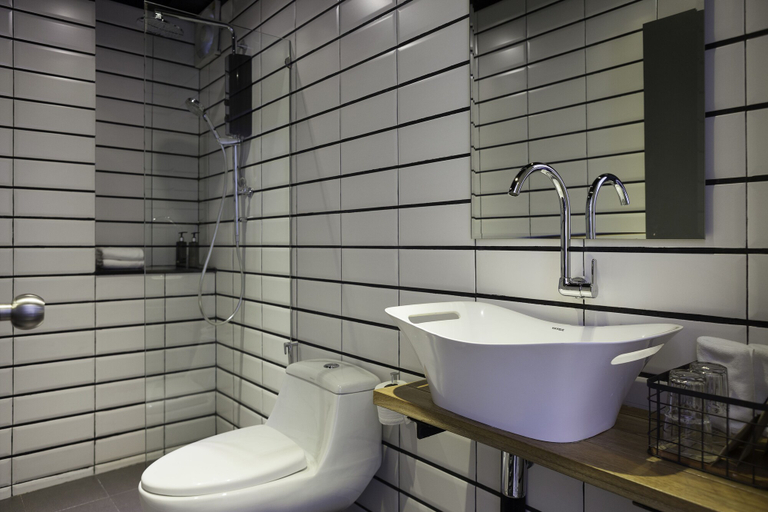 Bathroom 4, La Pause Hatyai, Hat Yai