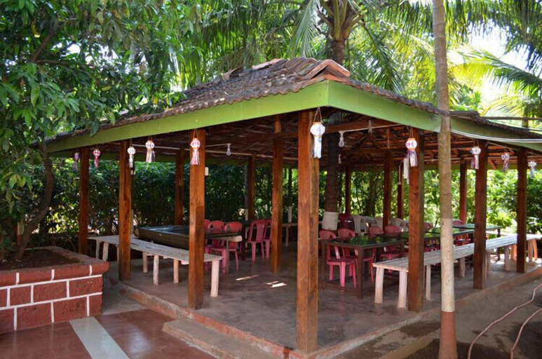 Food & Drinks 5, Nisarg Resort, Ratnagiri