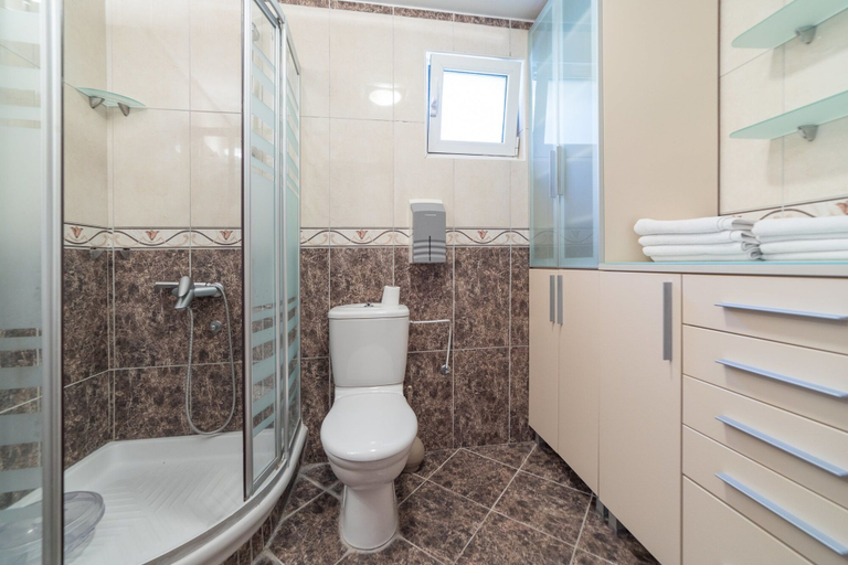 Bathroom 3, Apartments Vuksic