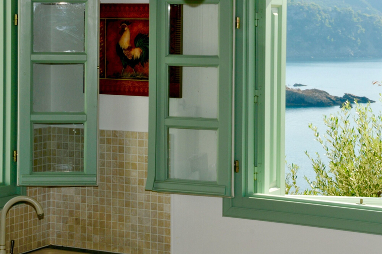 Others 5, Aquilo Villa, Thessaly
