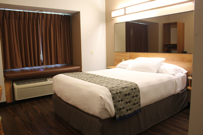 Bedroom 18