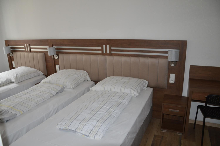 Bedroom 2, Hotel Colonia, Köln