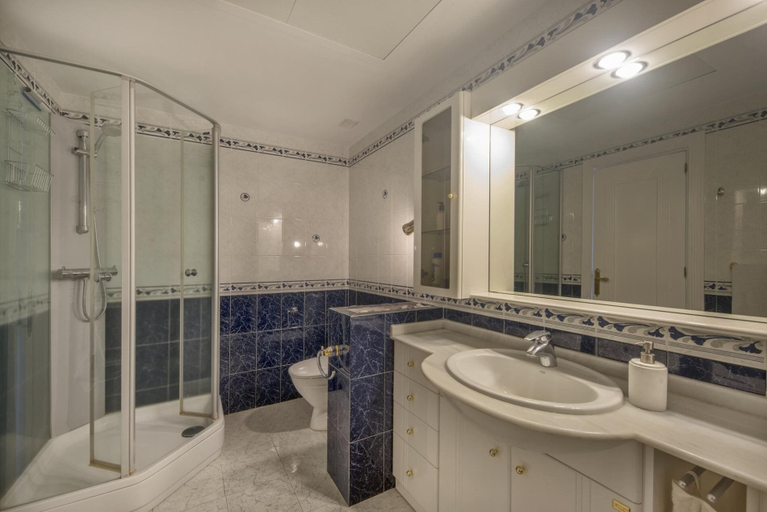 Bathroom 4, Aloha Luxury Townhouse, Málaga