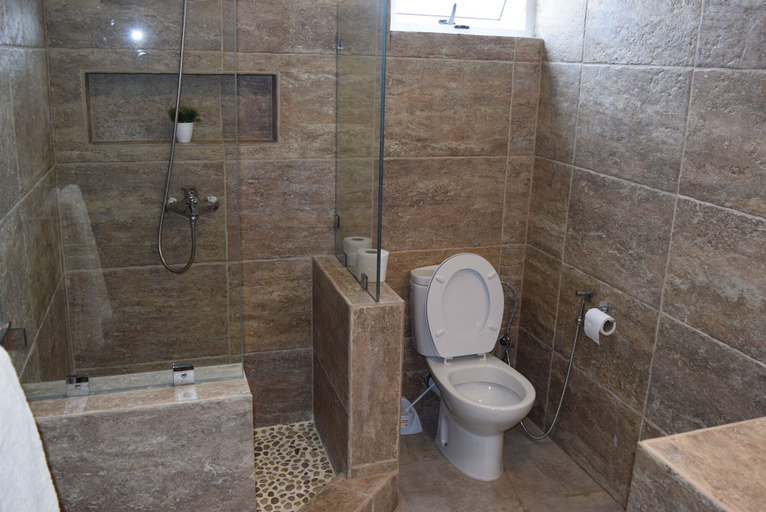 Bathroom 2, Mountain View Apartment, Black River