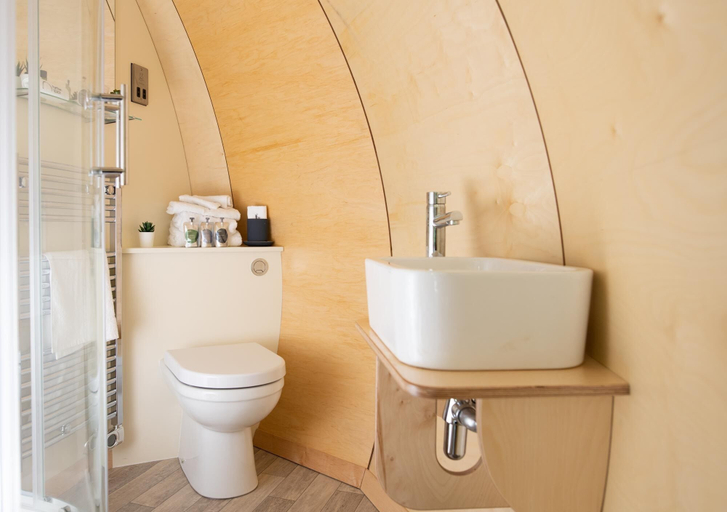 Bathroom, FURTHER.SPACE At Glenarm Castle, Mid and East Antrim