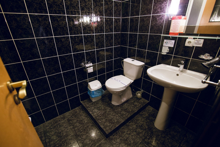 Bathroom 3, Versal Hotel Complex, Vinnyts'ka
