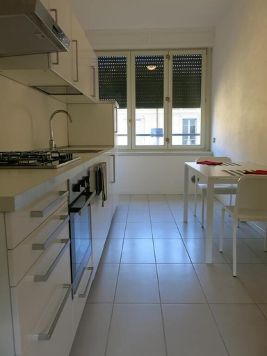 Others 5, Appartamento Innominato, Lecco