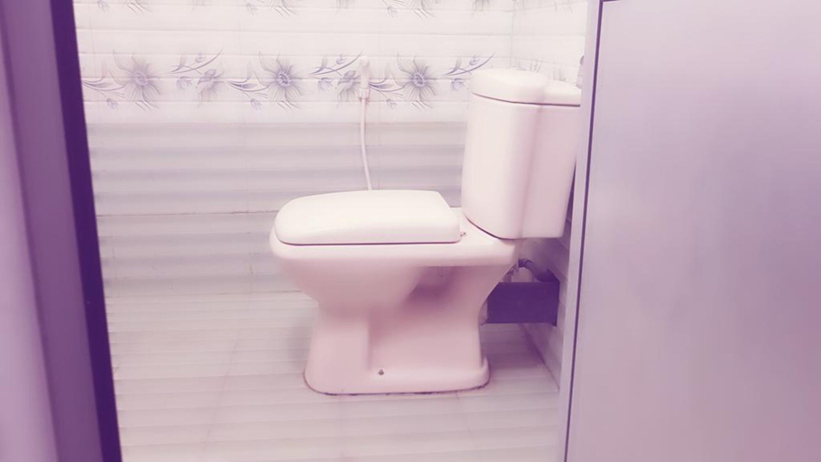 Bathroom, Delight Guest House And Restaurant, Koralai Pattu (Valachchenai)