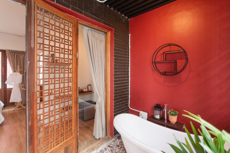 Bathroom 5, House of Papa Bangkok, Pathum Wan