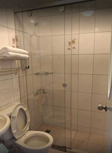 Bathroom 3, Yu Lei B&B, Penghu