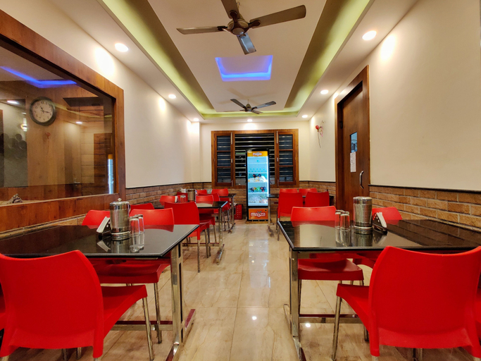 Food & Drinks 5, Hotel Divine Residency by VARSHRI, Dehradun