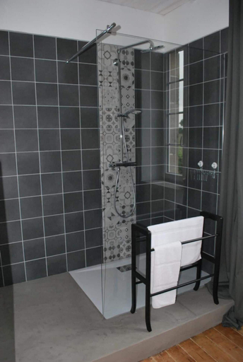 Bathroom 5, Les Chambres du Mad, Finistère