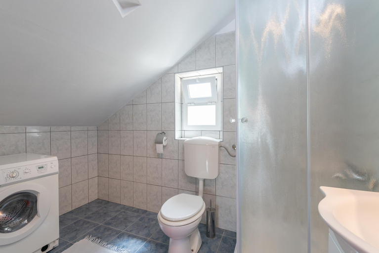 Bathroom 4, City B&B, Orebić
