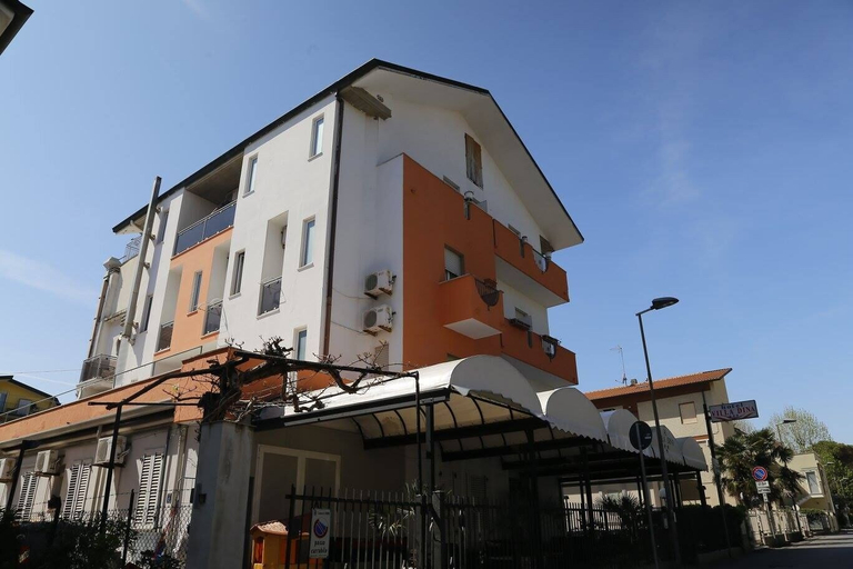 Exterior & Views 2, Hotel Villa Dina, Rimini