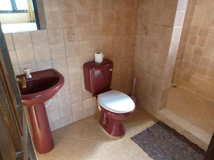 Bathroom 4, Comfort Guest House Shanzu, Kisauni
