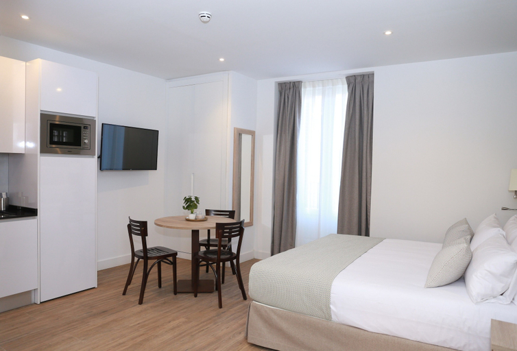 Bedroom 2, New Point Madrid Opera, Madrid