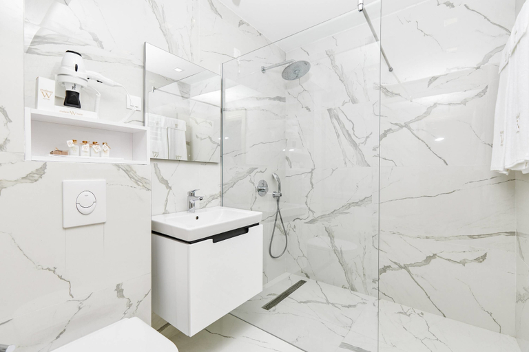 Bathroom 4, Maison W