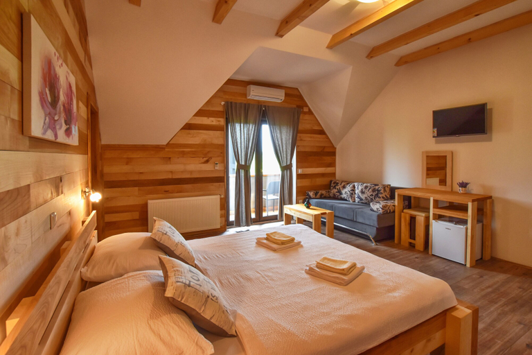 Bedroom 3, Villa Stone, Plitvička Jezera