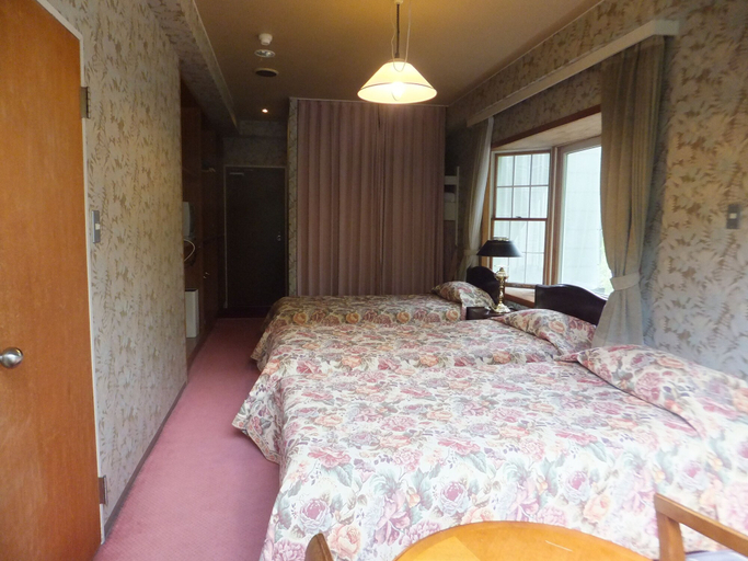 Bedroom 3, Naeba Springs Hotel, Minamiuonuma