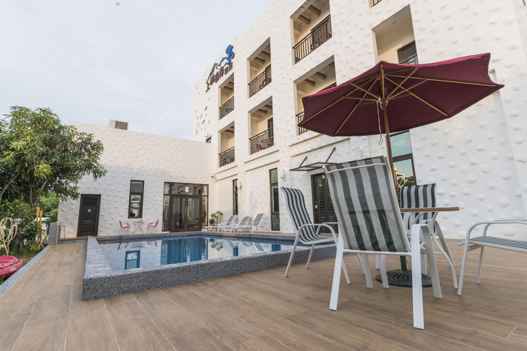 Exterior & Views 1, Hike & Seek Inn, Pingtung