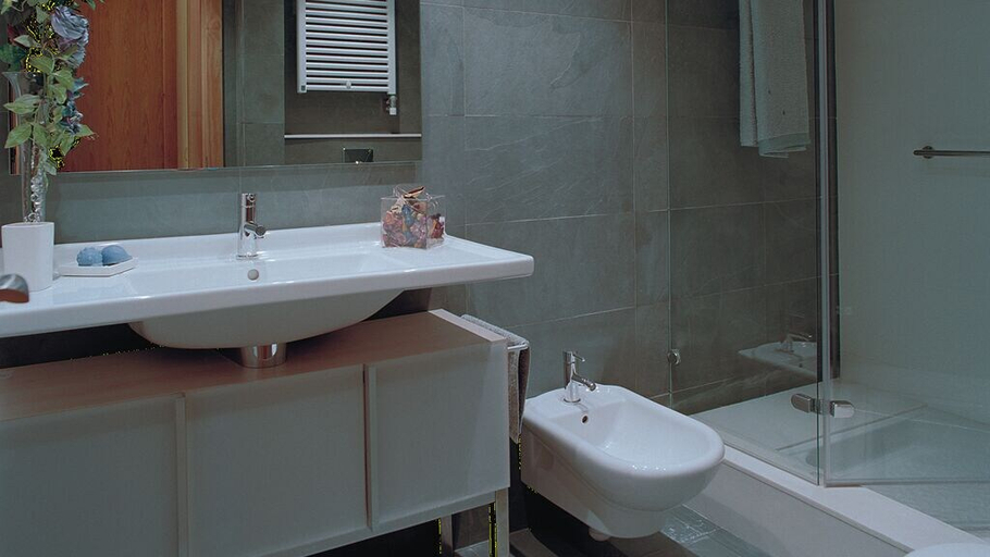 Bathroom 3, Apartamentos la Torreta del Llac, Girona