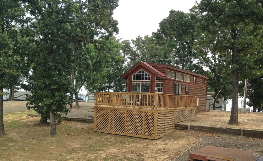 Exterior & Views 2, Pope's Landing Marina, Wood