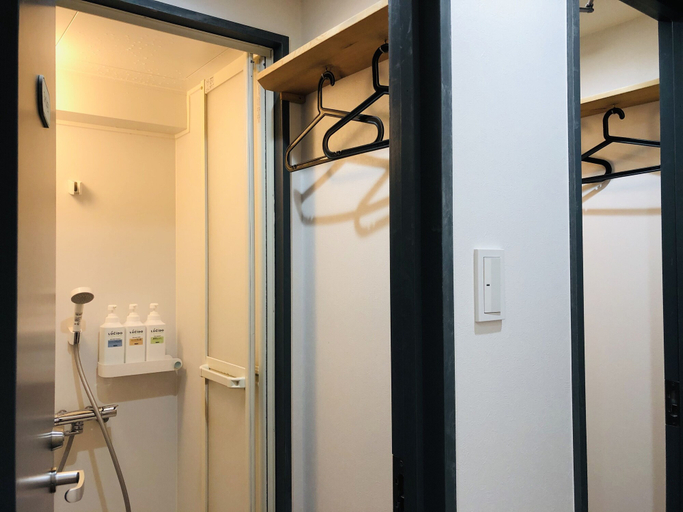 Bathroom 5, Inno Family Managed Hostel Roppongi, Minato