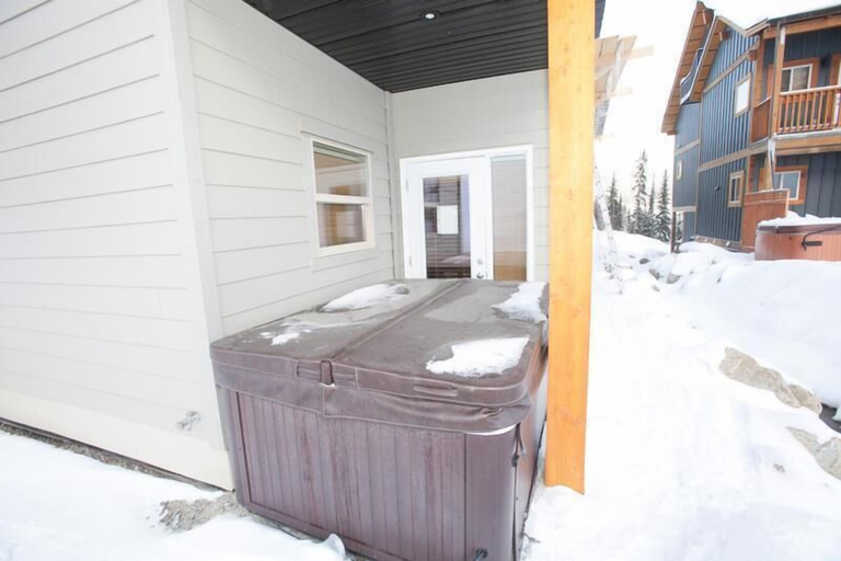 Sport & Beauty, Brookside by Apex Accommodations, Okanagan-Similkameen