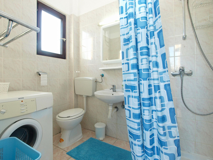 Bathroom, Apartment 792, Pula