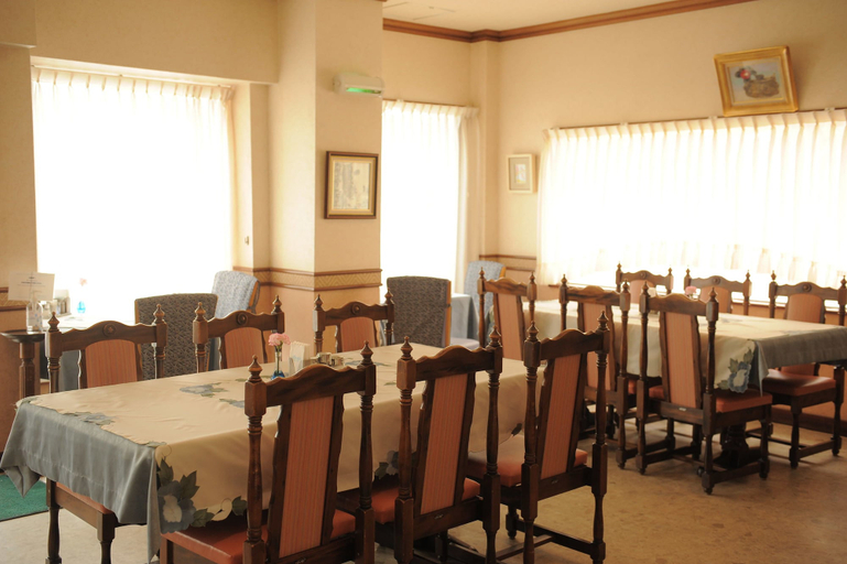 Food & Drinks 5, Crown Hotel Okinawa, Okinawa