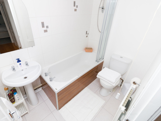 Bathroom, Seaview Cottage, Dundee