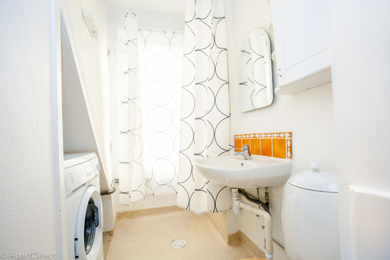 Bathroom 4, ApartDirect Gamla Stan, Stockholm